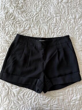 Express Black Pleated Cuffed Women's Shorts